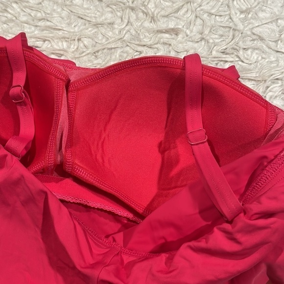 NWT Coco Reef HIBISCUS Contours Ruffled One-Piece Swimsuit - Picture 13 of 13